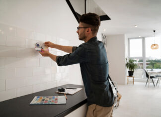 Refaire sa cuisine : l’ordre des étapes qui évite les retours en arrière coûteux travaux cuisine